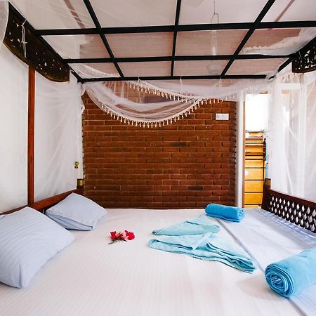 Sunny Family Hotel Unawatuna Exterior photo