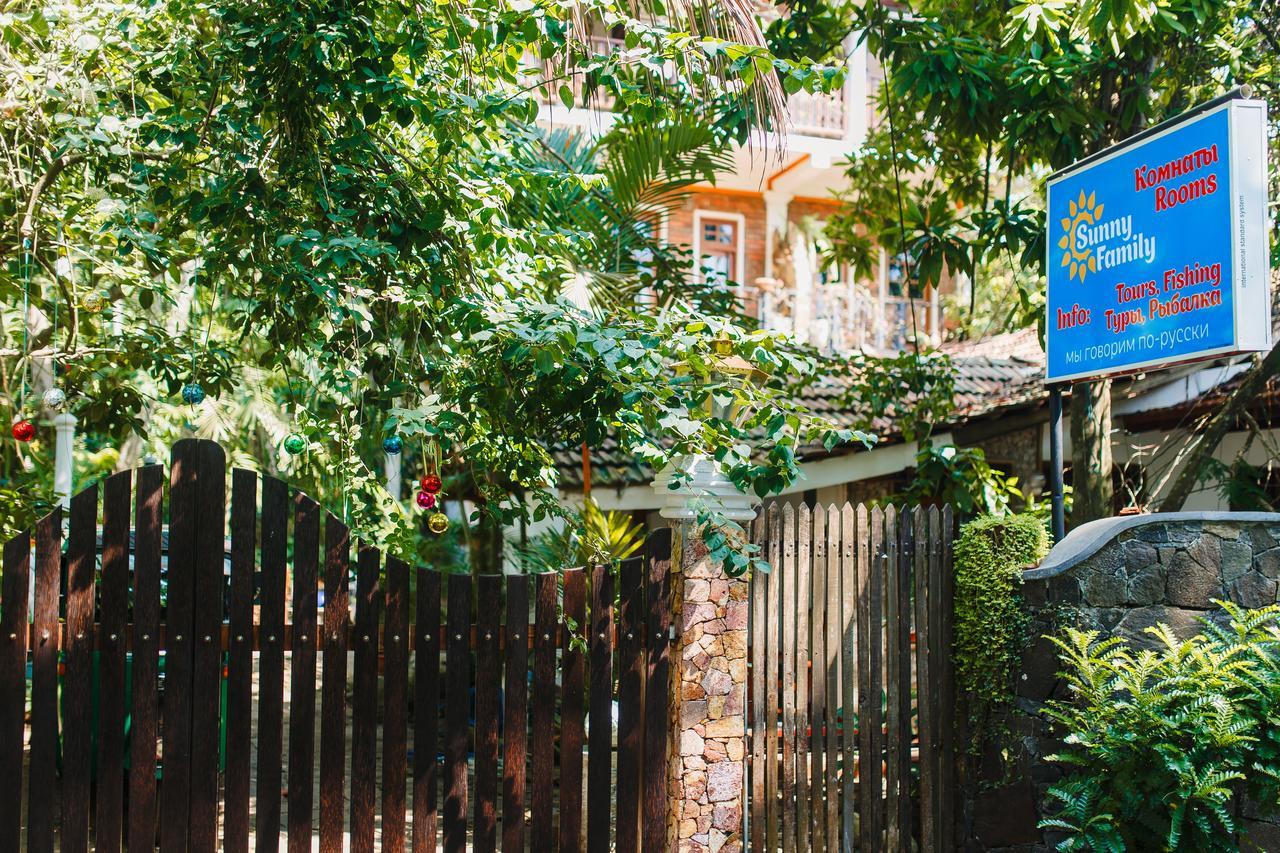 Sunny Family Hotel Unawatuna Exterior photo